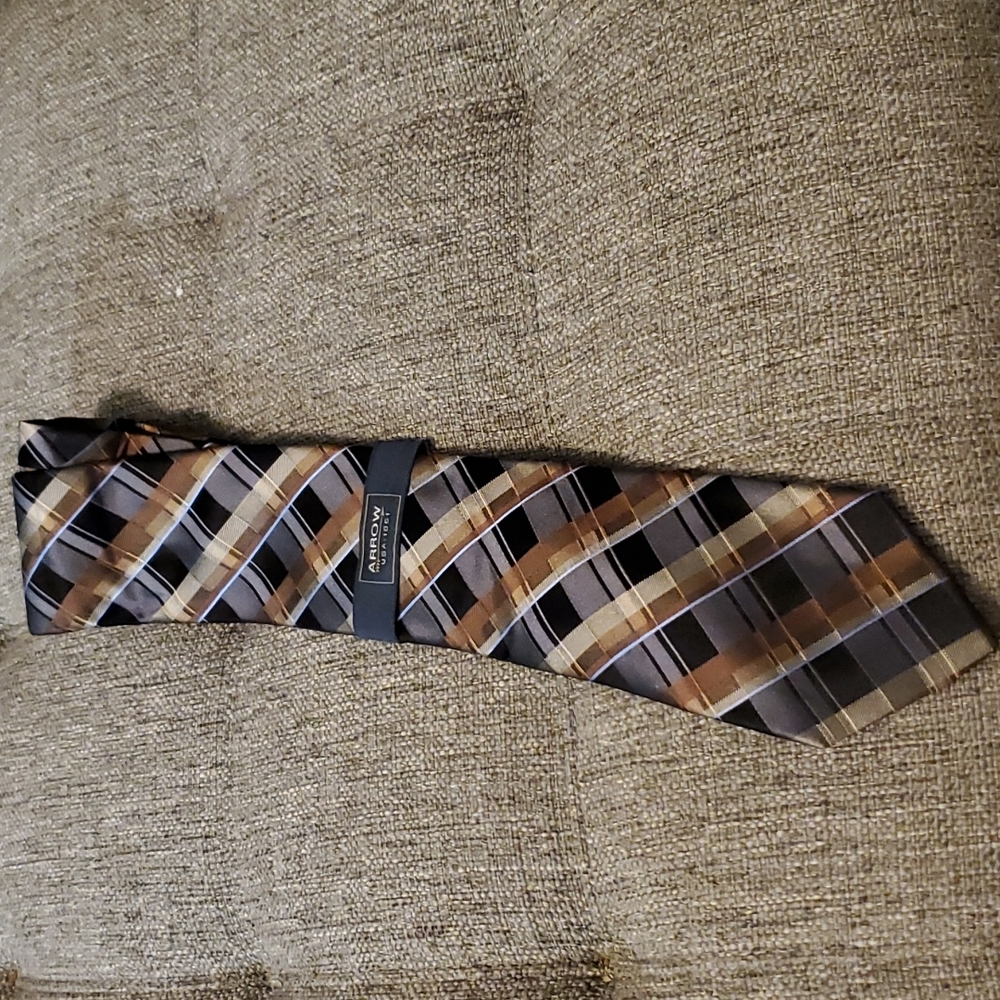 Arrow tie